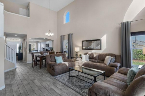 6 Bedrooms- 3,5 Bathrooms- Lake Berkley 4700 Pl